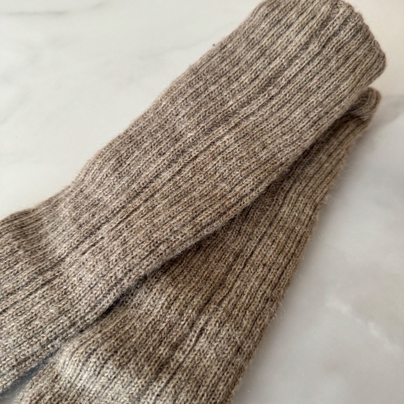 HOLT RENFREW Mohare/Wool Winter Gloves ONE SIZE - Picture 4 of 8